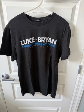 Luke Bryan 'Sunset Repeat Tour 2019' Black Graphic Tee